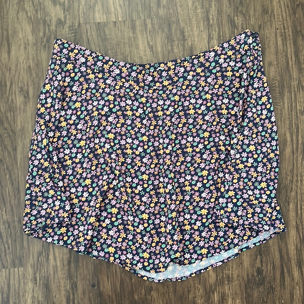 Skater mini skirt